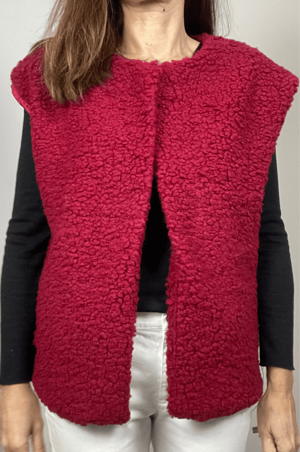 Veste sans manche Isa rouge face